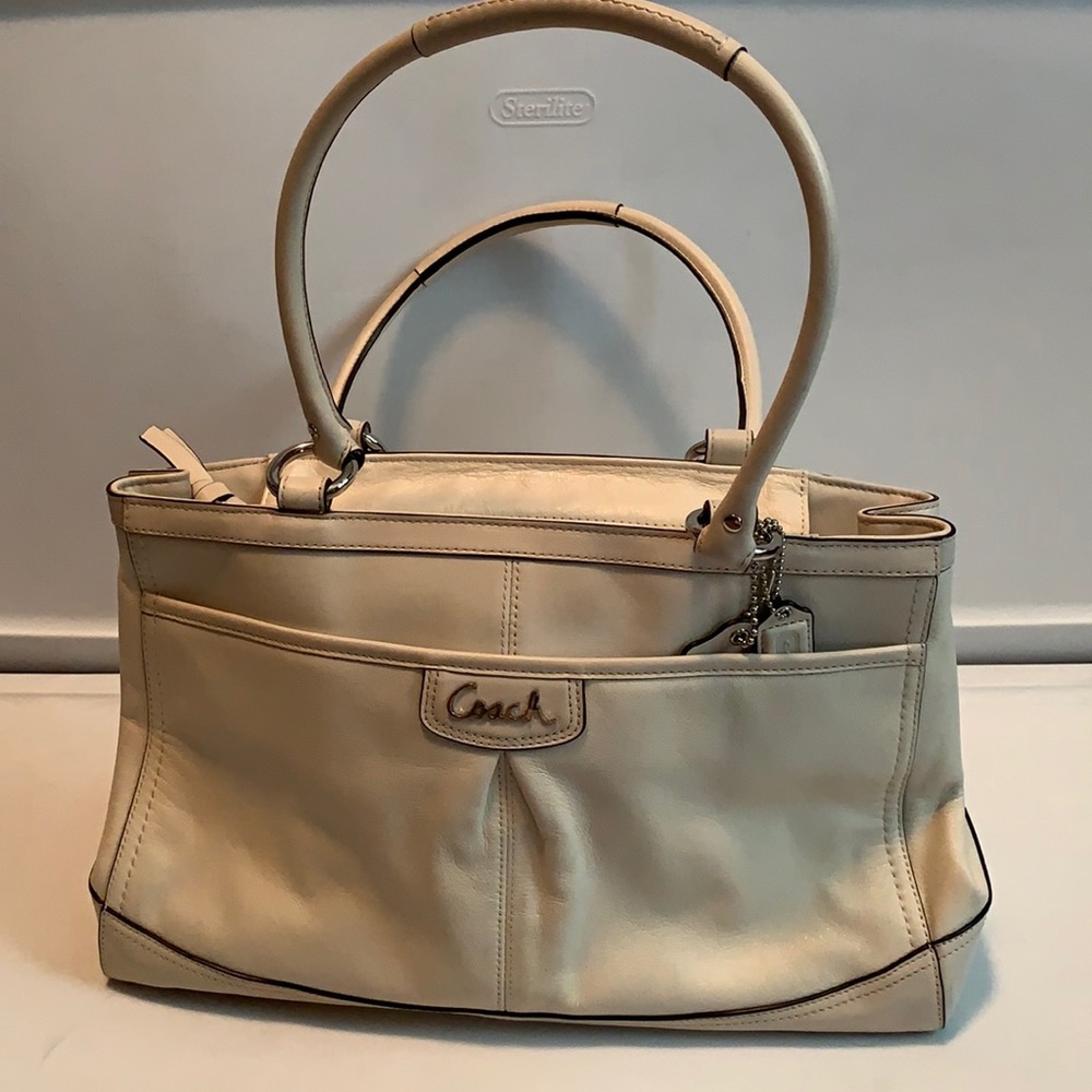 Coach Cream Leather Shoulder Bag